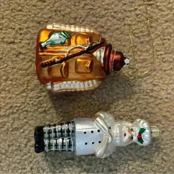 Vintage Christmas Ornaments Lot Of 2 - Picture 1 of 10